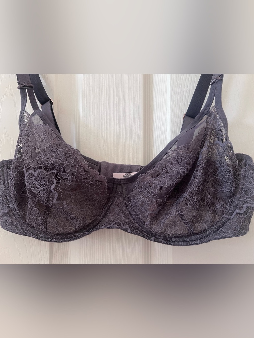 Victoria's Secret Purple Lace Underwire Bra NWOT 36DD